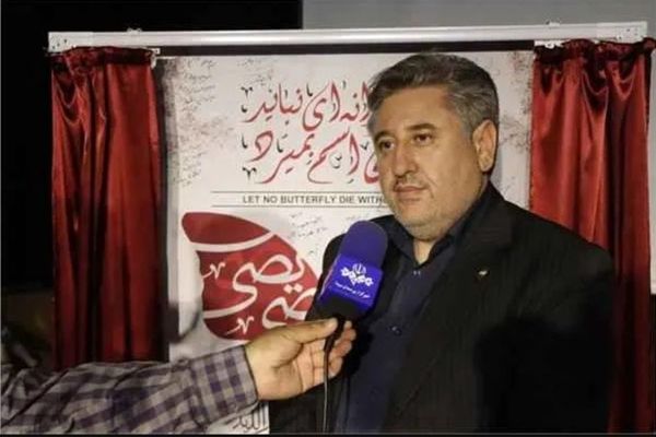 رونمایی از پوستر نمایش «هیچ پروانه‌ای نباید بدون اسم بمیرد