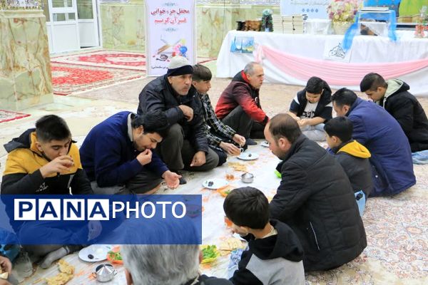 اقامه نماز جماعت مغرب و عشاء همراه با سفره افطاری ساده در حرم مطهر بی‌بی سکینه خاتون (سلام‌الله‌علیها)  ملارد در ایام ماه مبارک رمضان