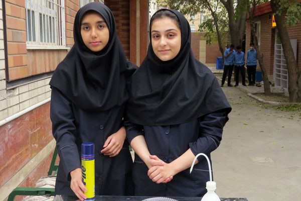 مراسم هفته پژوهش در دبیرستان بانو عفت آهنگری شهرری