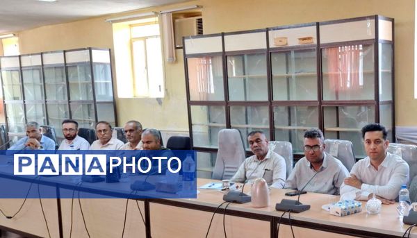 نشست شورای آموزش و پرورش فین با محوریت عدالت آموزشی