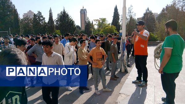 برگزاری مسابقات ورزشی دبیرستان معلم ساوجبلاغ در هفته تربیت‌بدنی