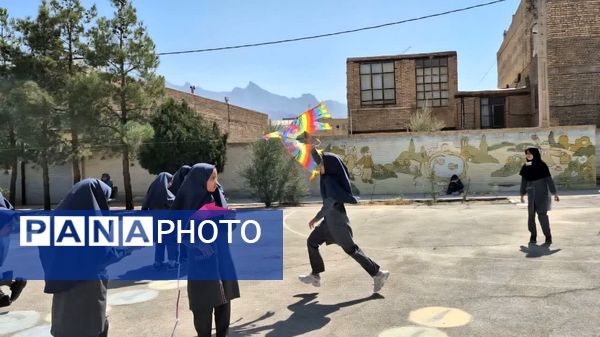 جشن روز کودک در دبستان علمدار تفت