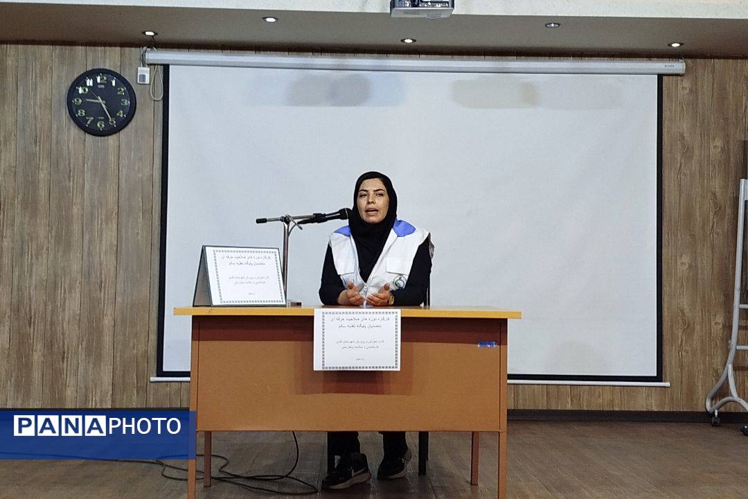 کارگروه دوره های صلاحیت حرفه ای متصدیان پایگاه تغذیه سالم در سالن دهنو شهرستان قدس