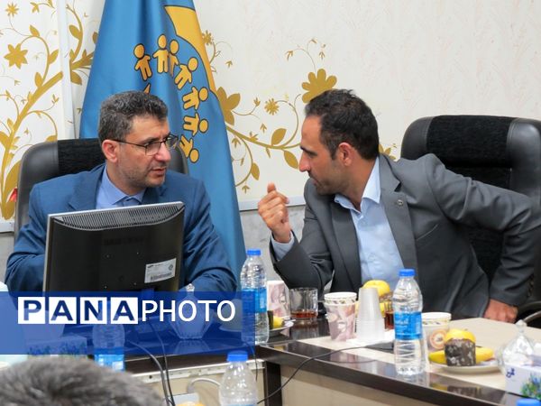 نشست معاون پیشگیری و تشخیص توانبخشی سازمان آموزش پرورش استثنایی کشور با مدیران مرکز  استان