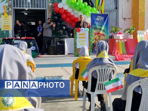 نواختن زنگ استکبار ستیزی و روز دانش آموز در دبیرستان نمونه دولتی مهرورزان خواف