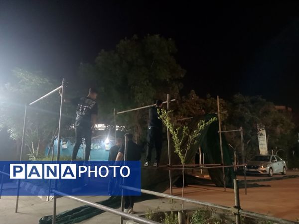 سیاه پوش کردن و آماده سازی  فضای دبیرستان فرزانگان برای  عزاداری هیئت فرهنگیان نیشابور  
