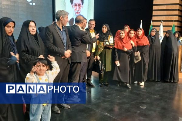 آیین تجلیل از معلمان نمونه شهرستان‌های استان تهران در شهرری