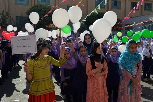 جشن میلاد حضرت زینب(س) با حضور مادران پرستار در دبستان علویان بهارستان‌دو
