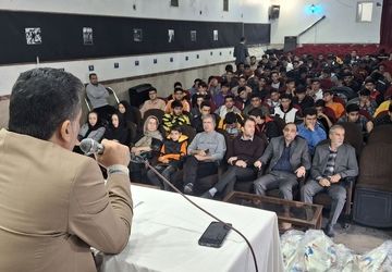 تجلیل از پذیرفته‌شدگان کنکور سراسری دبیرستان شهید قمی شهرستان پیشوا