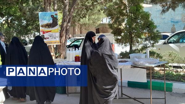 بازارچه مقاومتی در گلزار بهشت فضل نیشابور 