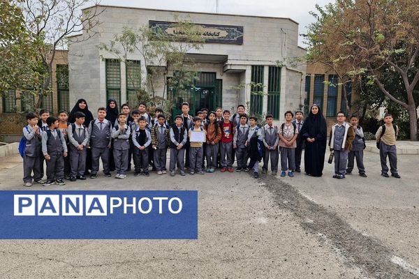 هفته کتاب و کتابخوانی در مدارس ناحیه دو شهرری 