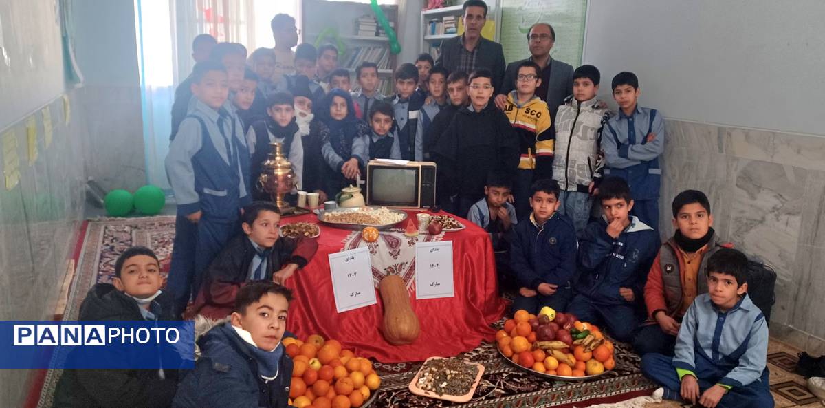 جشن یلدا و شور و نشاط در مدرسه فرهنگ شهیدان تهامی خلیل آباد