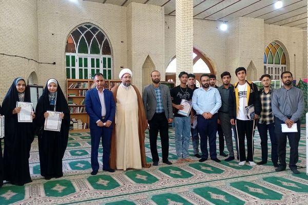 تقدیر از برگزیدگان مسابقات فرهنگی هنری حاجی‌آباد