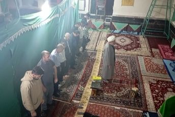 اقامه نماز صد رکعتی در روستای گزکوه