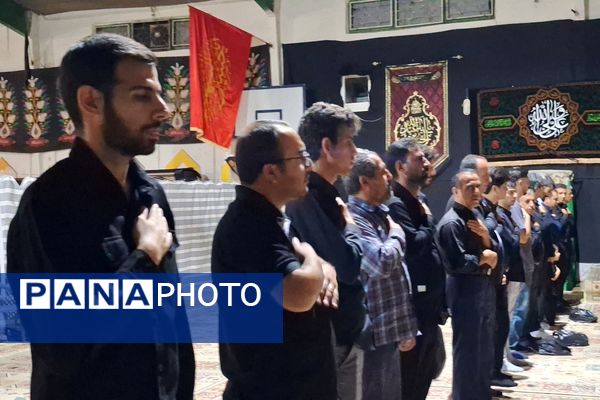 عزاداری سالار شهیدان شب سوم محرم در دبیرستان شهید دستغیب ناحیه۳ شیراز 
