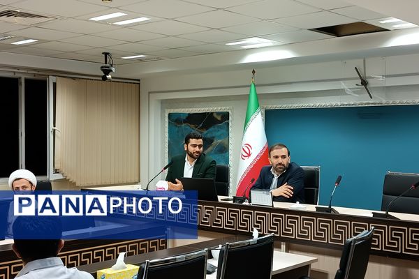 نشست رئیس انجمن اسلامی کل کشور با مسئولان انجمن‌های اسلامی استان کرمانشاه 