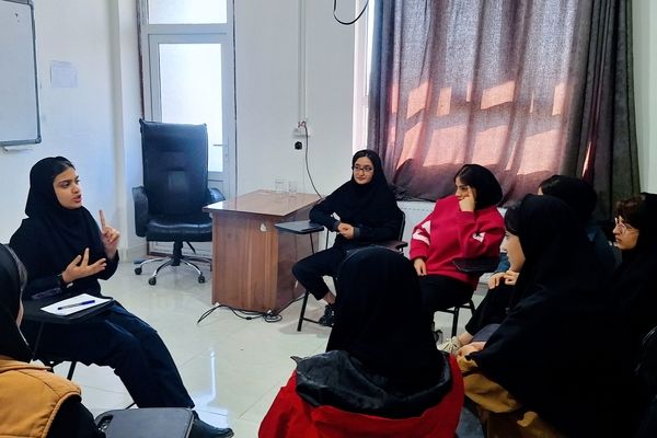 ضرورت برگزاری جلسات منظم شورا در دبیرستان شهربانو یاسوج