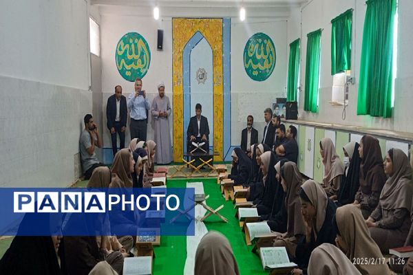 محفل نورانی انس با قرآن‌کریم با حضور قاریان برجسته استانی
