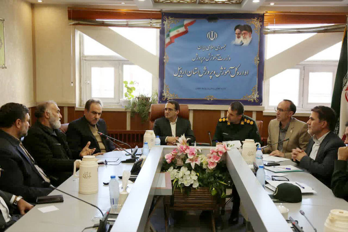 اعزام کاروان‌های راهیان نور، مدرسه‌ای زنده برای انتقال مفاهیم ولایت‌مداری به دانش‌آموزان است