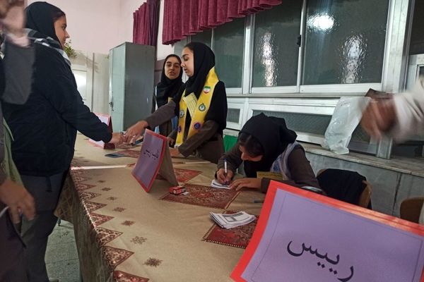 انتخابات شورای دانش‌آموزی در دبیرستان نمونه اندیشه