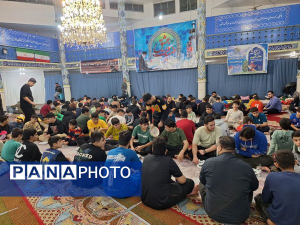 اعتکاف دانش‌آموزی در مسجد جامع قائمشهر