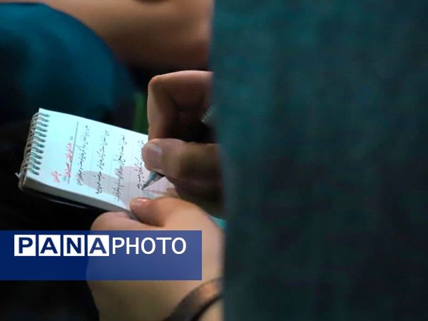 جلوه‌ای از اعتکاف دانش‌آموزی در مسجد امام علی‌بن‌ابی‌طالب (ع)