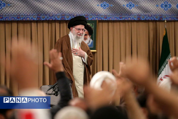 دیدار هزاران نفر از بسیجیان با رهبر معظم انقلاب