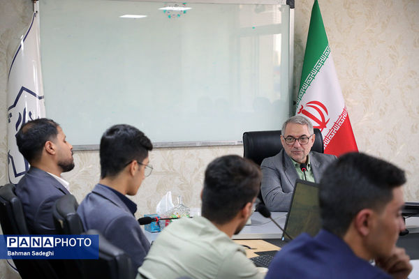 دیدار اعضای هیات مدیره مجلس دانش‌آموزی با دبیرکل شورای عالی آموزش و پرورش