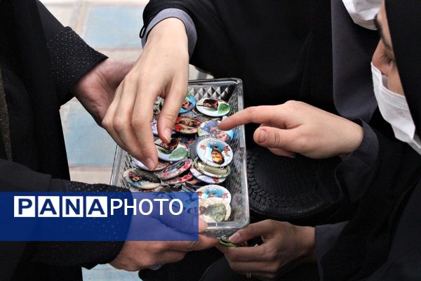 جلوه‌هایی از یادواره شهدا در دبستان استثنایی باغچه‌بان قم