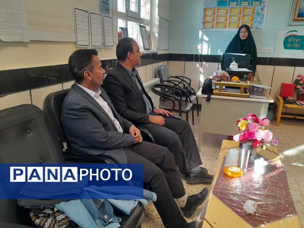 بازدید مسئولین اداره آموزش و پرورش از دبیرستان مادرمهربان خلیل آباد