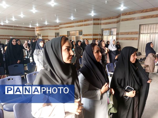 تشکیل جلسه انجمن اولیا و مربیان مدرسه حضرت معصومه(س) شاهد