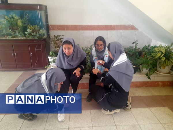 بیست و هفتمین مانور سراسری زلزله در دبیرستان نمونه وکیلی ۱۰