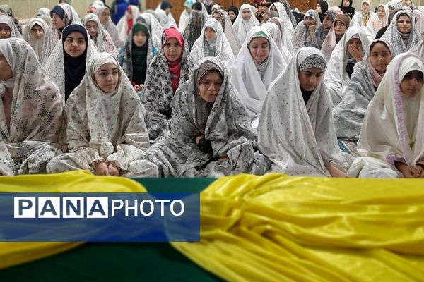 اعتکاف دختران آسمان با محوریت بصیرت نوجوان و حاج قاسم سلیمانی در باقرشهر 