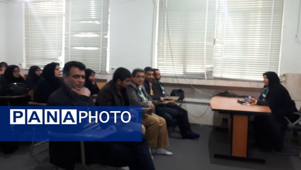 برگزاری دوره‌ مربیان پیشتاز کاردان در ابرکوه