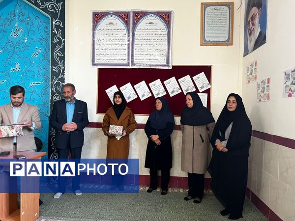 تجلیل از برگزیدگان مسابقات قرآنی 