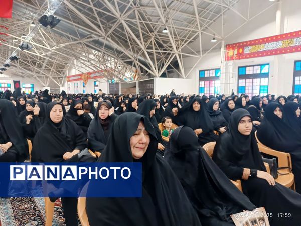 مراسم بزرگداشت شهدای حملات تروریستی رژیم صهیونسیتی در گلستان شهدای اصفهان 