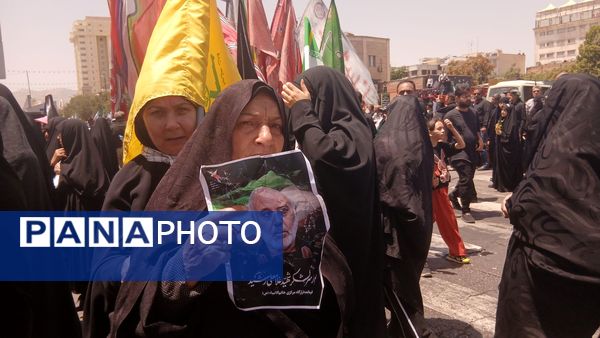 تشییع پیکر مطهر شهید سردار محمد کاظمی و تعدادی از شهدای جنگ تحمیلی در مشهد