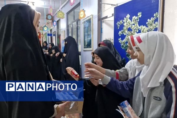 محفل انس با قرآن در کانون فرهنگی‌تربیتی رضوان محمودآباد
