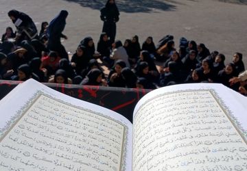 برپایی موکب عزا در سوگ مظلومیت بانوی دو عالم در مدرسه نرجس خاردان