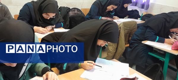 برگزاری آزمون پایش در دبیرستان فرزانگان استعداد درخشان شهرستان ملارد