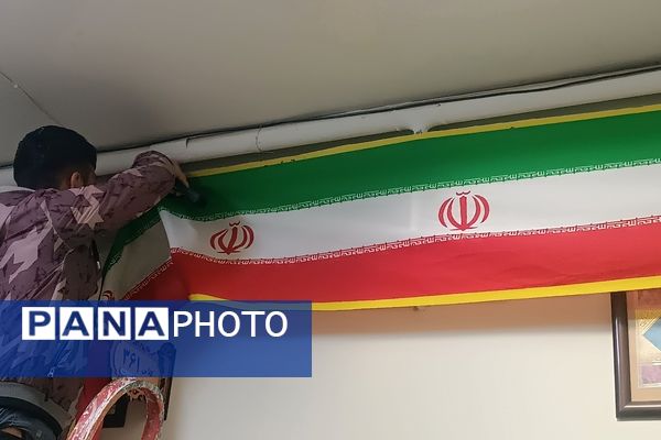 آماده‌سازی فضای دبیرستان شاهد ابوذر برای جشن‌های دهه فجر 