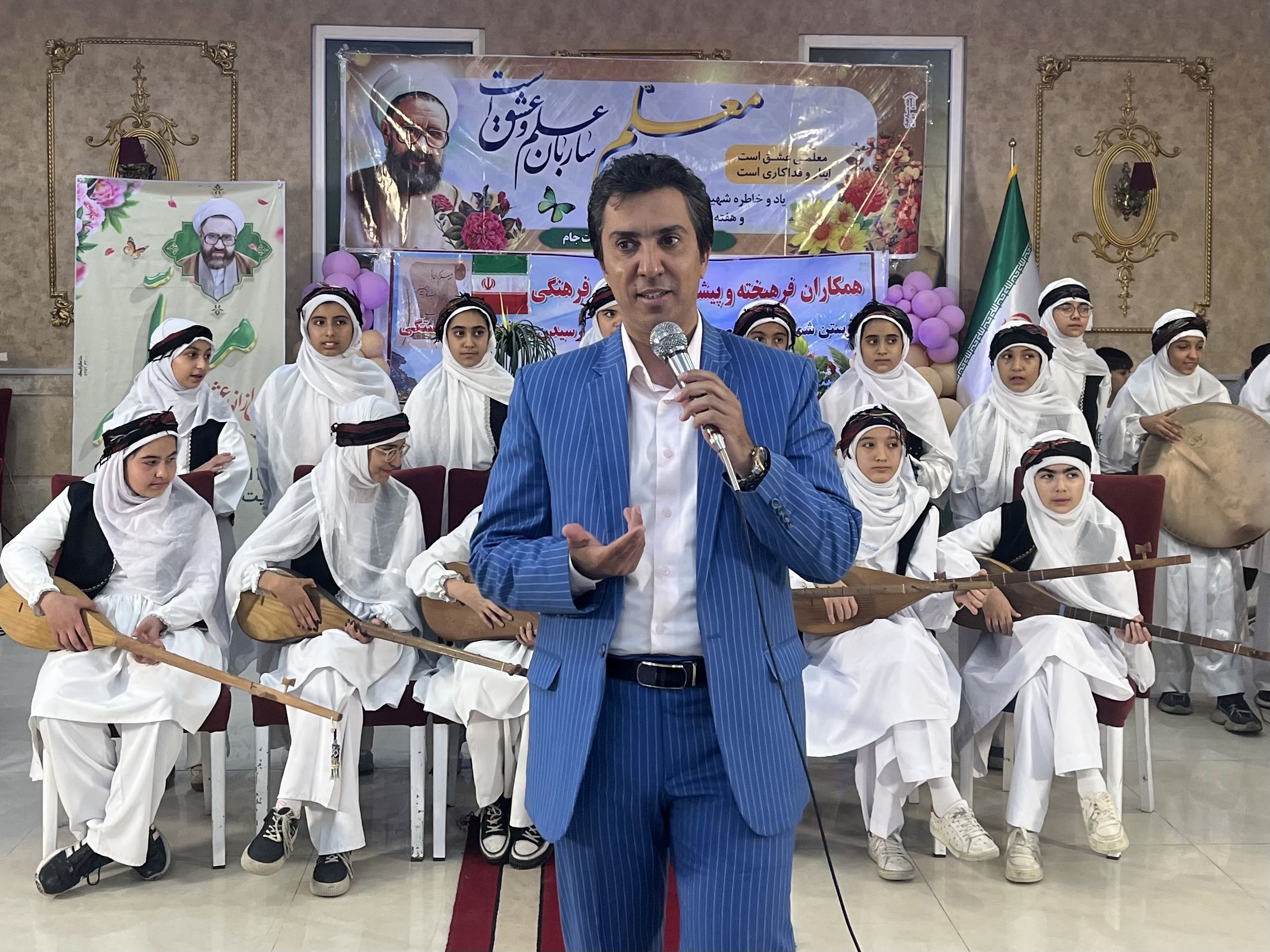 مراسم تجلیل از دبیران بازنشسته آموزش و پرورش در شهرستان تربت جام