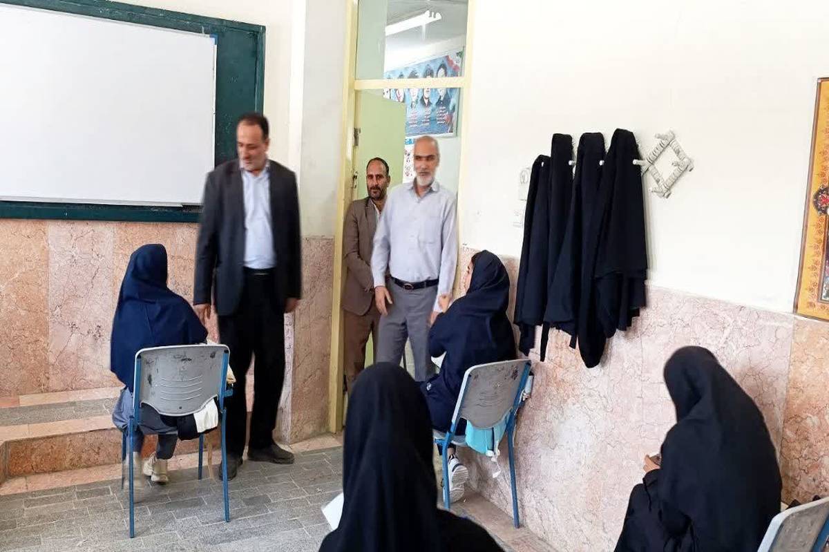 کلاس های درس مدرسه ابتدایی  روستای سررود، به صورت کامل هوشمند شد