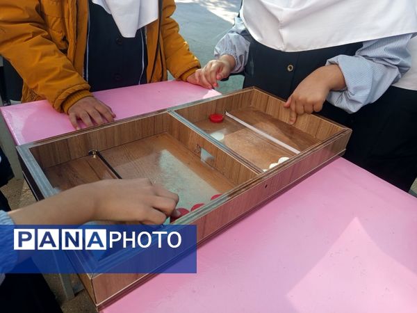 بازارچه کتاب در دبستان سمیه