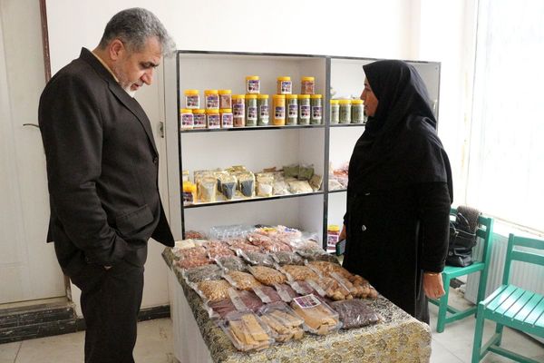 افتتاح نمایشگاه ویژه شب یلدا در فیروزکوه