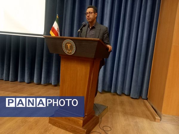 اولین مجمع عمومی انجمن اولیا ومربیان دبیرستان آرمینه مصلی نژاد ناحیه ۶