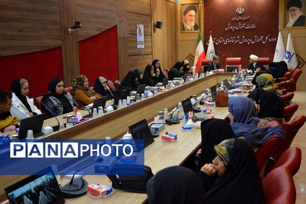 بدرقه دانش‌آموزان عمره‌گزار دختر شهرستان‌های استان تهران