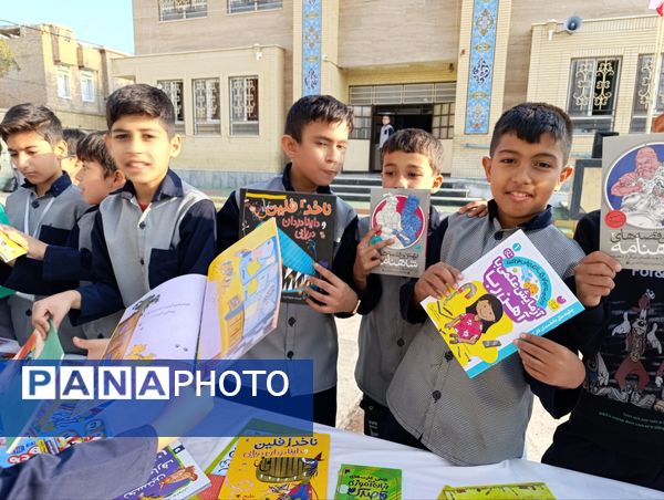 برگزاری نمایشگاه کتاب در دبستان معلم دو آشخانه 