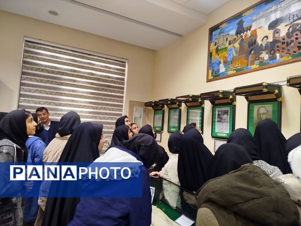 بازدید دانش آموزان دبیرستان نمونه اندیشه از موزه آرامگاه مدرس 