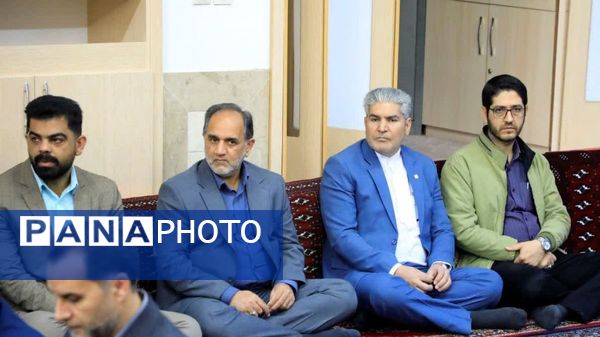 دیدار مدیرکل و کارکنان بنیاد شهید و امور ایثارگران خراسان جنوبی با نماینده ولی فقیه